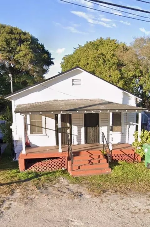 2917 NW 48th St, Miami, FL 33142