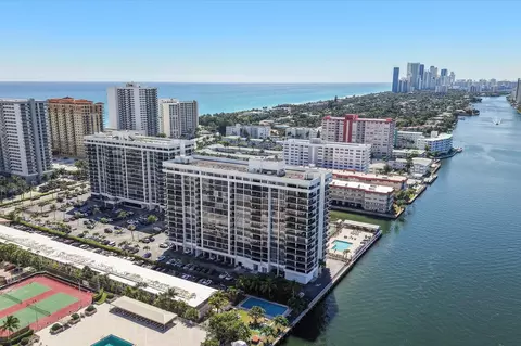 2017 S Ocean Dr #PH1, Hallandale Beach, FL 33009