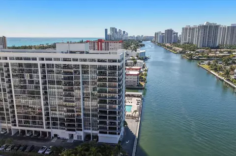 2017 S Ocean Dr #PH1, Hallandale Beach, FL 33009