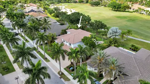 2527 Montclaire Cir, Weston, FL 33327