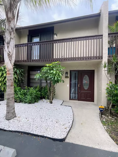 832 NW 47th St, Pompano Beach, FL 33064