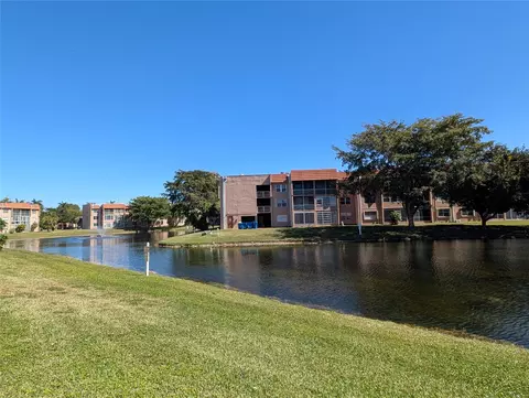 9900 Sunrise Lakes Blvd #110, Sunrise, FL 33322