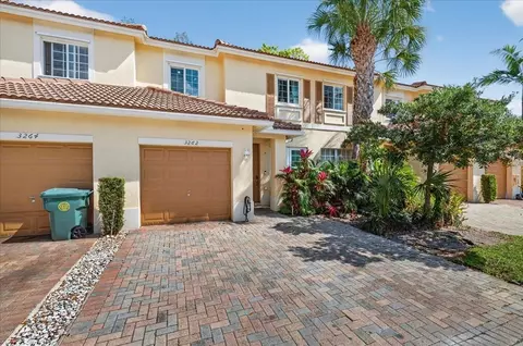 3262 NW 31st Ter, Oakland Park, FL 33309