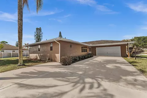 2002 SE Aneci St, Port Saint Lucie, FL 34984