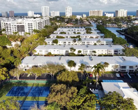 6405 Bay Club Dr #4, Fort Lauderdale, FL 33308
