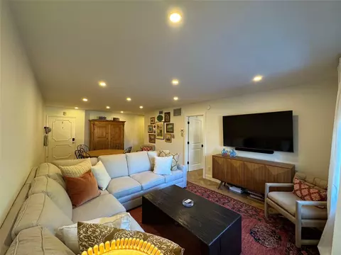 9 NE 19th Ct #211C, Wilton Manors, FL 33305