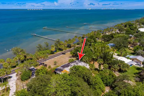 8605 S Indian River Dr, Fort Pierce, FL 34982