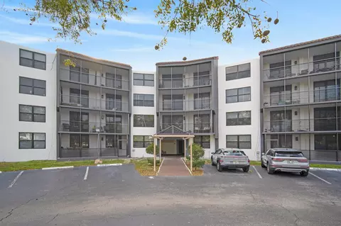 3900 N Hills Dr #306, Hollywood, FL 33021