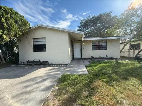 5836 Wiley St, Hollywood, FL 33023