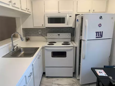 9081 Lime Bay Blvd #214, Tamarac, FL 33321