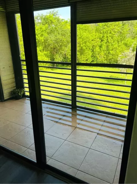 6301 N University Dr #204, Tamarac, FL 33321