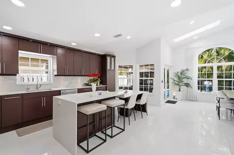 10311 Lima St, Hollywood, FL 33026
