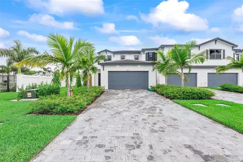 4973 Oakmont Dr #1, Dania Beach, FL 33312