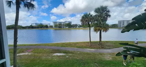 2801 N Palm Aire Dr #205, Pompano Beach, FL 33069