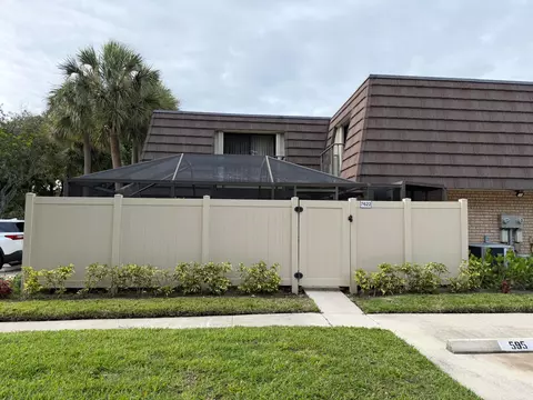 7622 N 76th Way #200, West Palm Beach, FL 33407