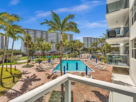 3300 NE 36th St #220, Fort Lauderdale, FL 33308