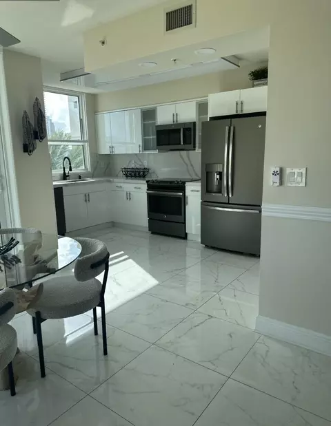 610 W Las Olas Blvd #517, Fort Lauderdale, FL 33312