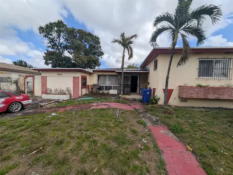 580 E Campus Cir, Fort Lauderdale, FL 33312