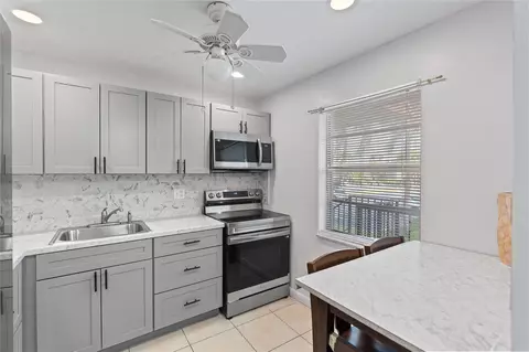 1 Abbey Ln #201, Delray Beach, FL 33446