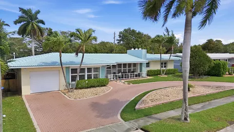 707 N Northlake Dr, Hollywood, FL 33019