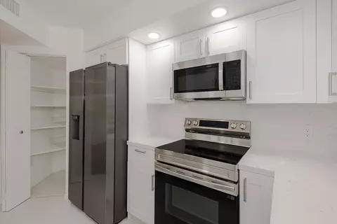 13800 SW 14th St #211C, Pembroke Pines, FL 33027