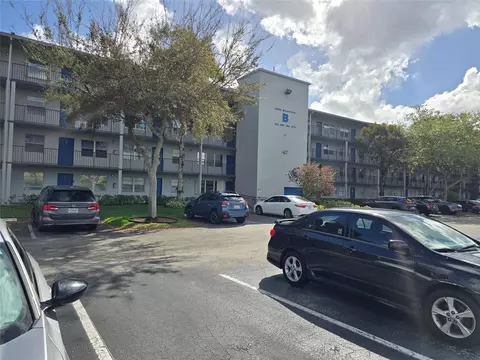 551 SW 135 Ave #216B, Pembroke Pines, FL 33027