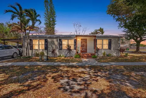 100 NW 217th Ter, Pembroke Pines, FL 33029