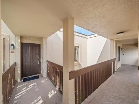 5306 Cedar Lake Dr #203, Boynton Beach, FL 33437