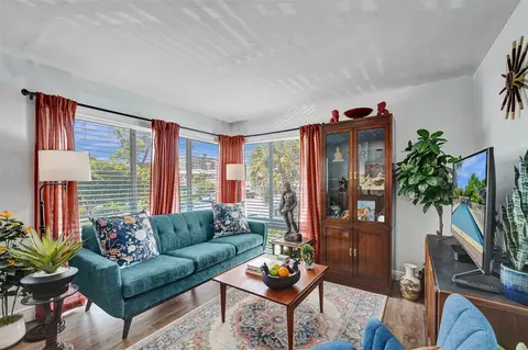 1055 SE 15th St #14C, Fort Lauderdale, FL 33316