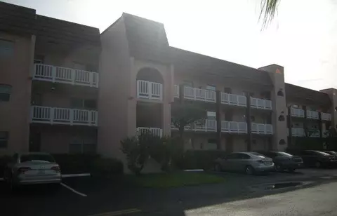 9541 Sunrise Lakes Blvd #110, Sunrise, FL 33322
