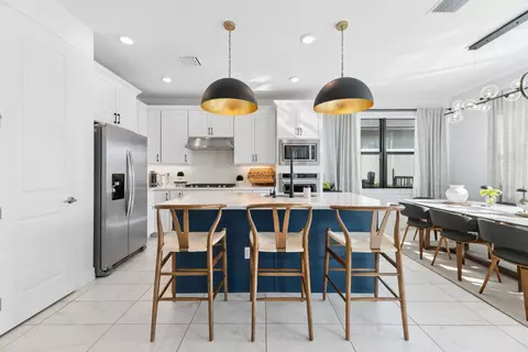 4482 Silverwood Ln, Fort Lauderdale, FL 33309