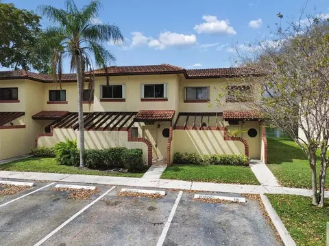 4759 NW 90th Ave, Sunrise, FL 33351