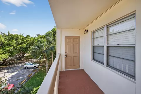 2102 Lucaya Bnd #A3, Coconut Creek, FL 33066