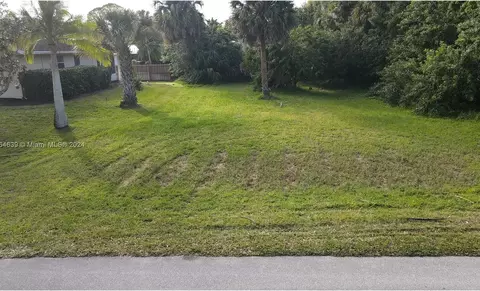 755 38th Ct, Vero Beach, FL 32968