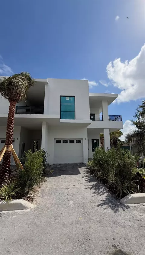 2511 Pierce St #2, Hollywood, FL 33020