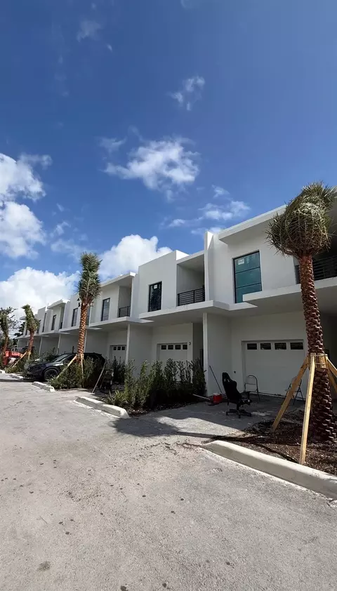 2511 Pierce St #2, Hollywood, FL 33020