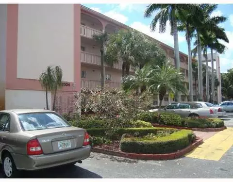 2004 Granada Dr #D 2, Coconut Creek, FL 33066 photo 1