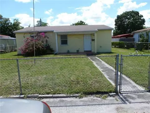 660 E 9 Ln, Hialeah, FL 33010 photo 1
