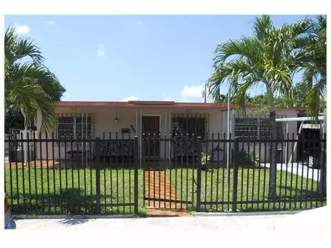 940 E 12 Pl, Hialeah, FL 33010 photo 1