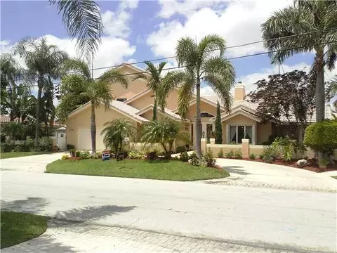 2343 NE 28th St, Lighthouse Point, FL 33064 photo 1