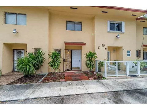 Undisclosed, Hialeah, FL 33012 photo 1