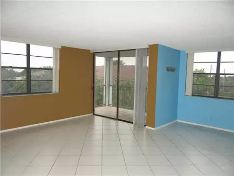 6190 Woodlands Blvd #313, Tamarac, FL 33319 photo 1