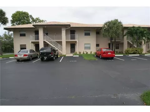 5530 Lakeside Dr #101, Margate, FL 33063 photo 1