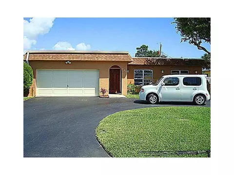 261 SE 8th Ct, Pompano Beach, FL 33060 photo 1