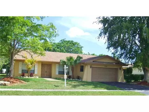 2190 NW 70th Ave, Margate, FL 33063 photo 1