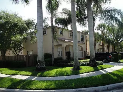 10650 NW 12th Dr, Plantation, FL 33322