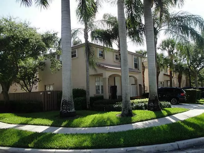  10650 NW 12th Dr, Plantation, FL 33322 photo 1