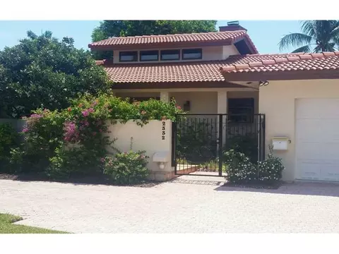 2332 NE 28th Ct, Lighthouse Point, FL 33064 photo 1