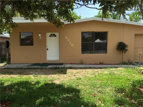 2310 NE 3rd Ave, Pompano Beach, FL 33060 photo 1