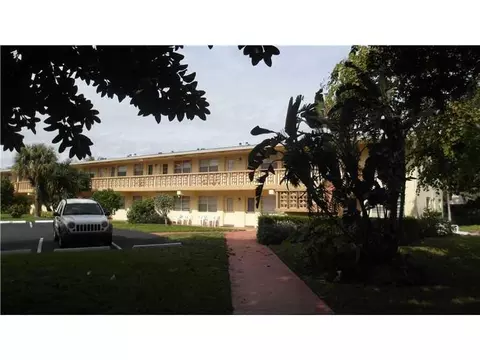 701 Pine Dr #204, Pompano Beach, FL 33060 photo 1